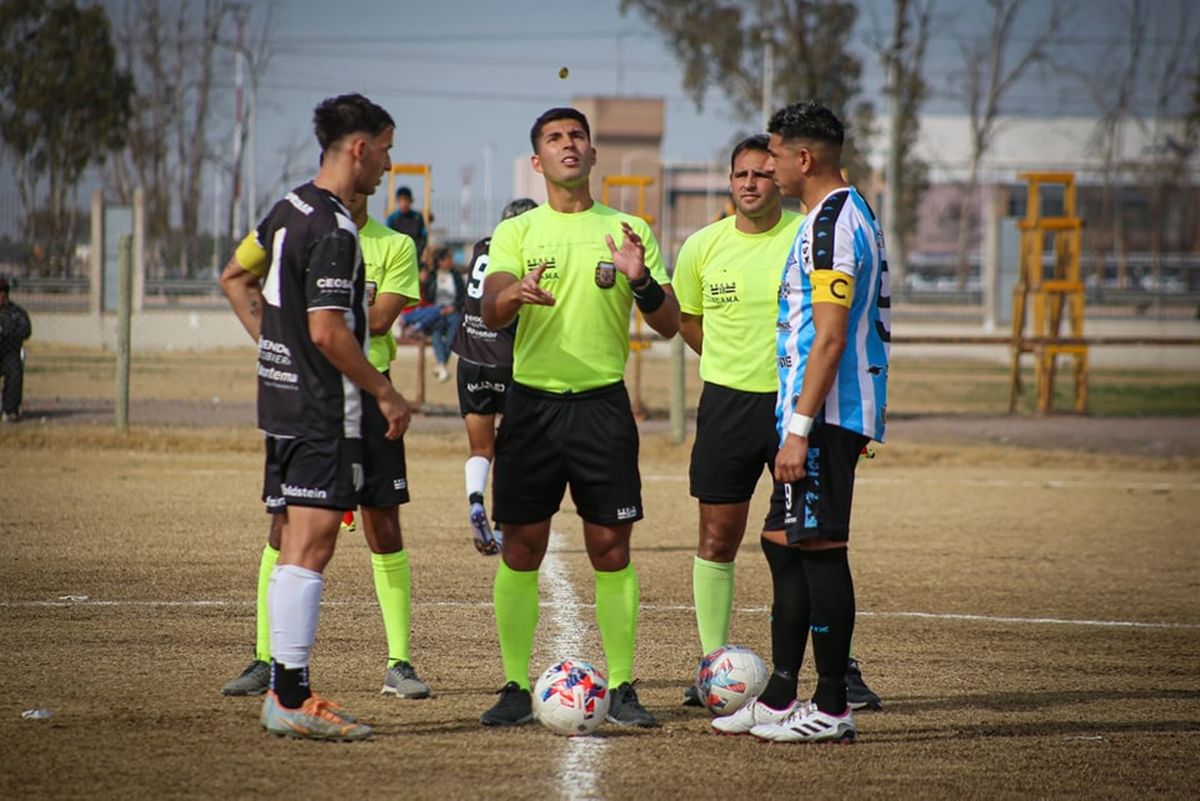 Gimnasia y Argentino empataron 1 a 1 en el predio que el Lobo tiene en Las Heras. Foto gentileza Club Argentino.