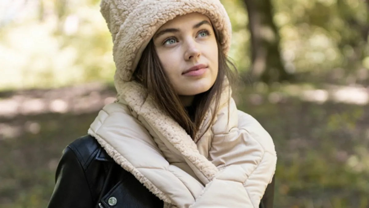 Adiós a la bufanda en invierno: la tendencia europea que promete destronarla Adiós a la bufanda en invierno: la tendencia europea que promete destronarla