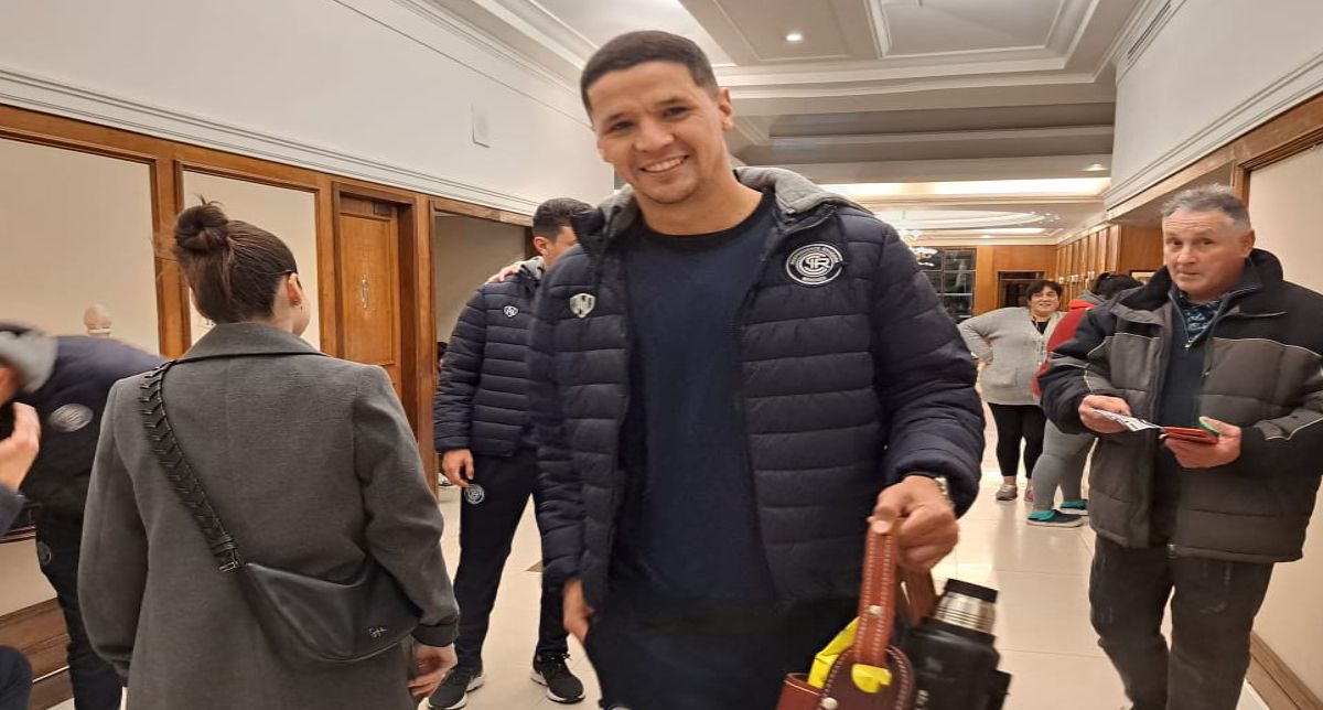 Alex Arce convirtió su gol número 21 en la Primera Nacional. Alex Arce convirtió su gol número 21 en la Primera Nacional.