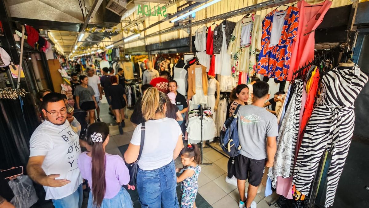 El 90% de los comercios del centro abrirán durante este fin de semana extra largo. Imagen ilustrativa. El 90% de los comercios del centro abrirán durante este fin de semana extra largo. Imagen ilustrativa.