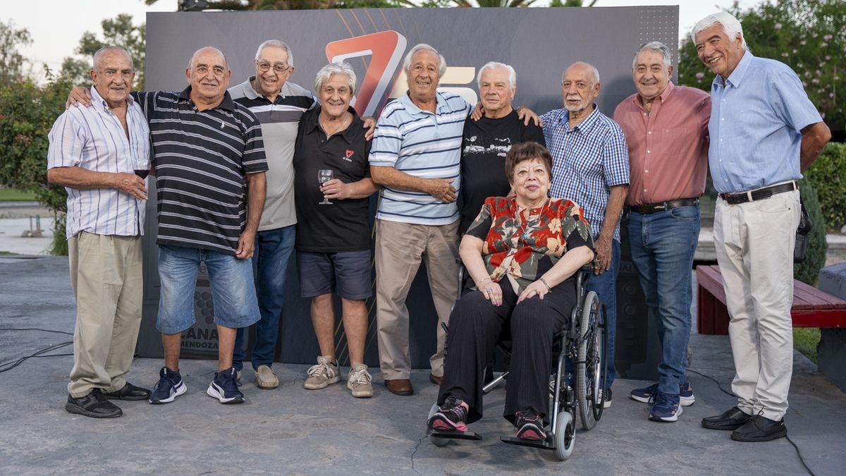 Alberto Godoy, Jorge Serrano, Alberto Giordano, Fernando Díaz, Jorge Cacuri, Antonio Alfano, Itatí Ahumada, Oscar Martínez, Carlos Vásquez y Orestes Sáenz.