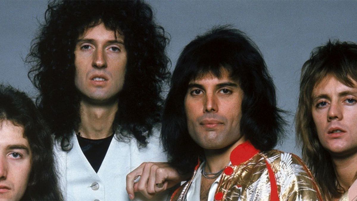 Queen editaba en un día como hoy su primer disco.