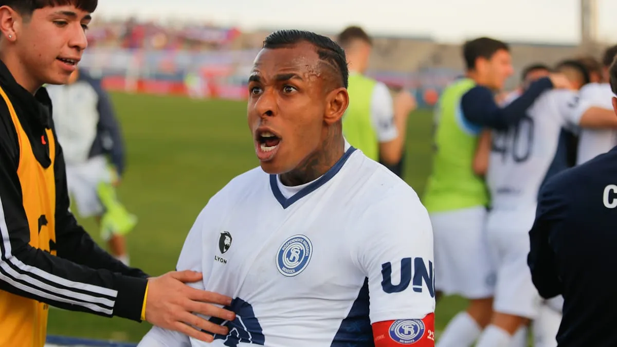 Sebastián Villa fue una de las figuras de Independiente Rivadavia ante Central Córdoba de Rosario.