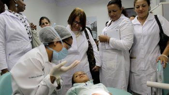 Cuba le respondió a Bolsonaro retirando sus médicos de Brasil