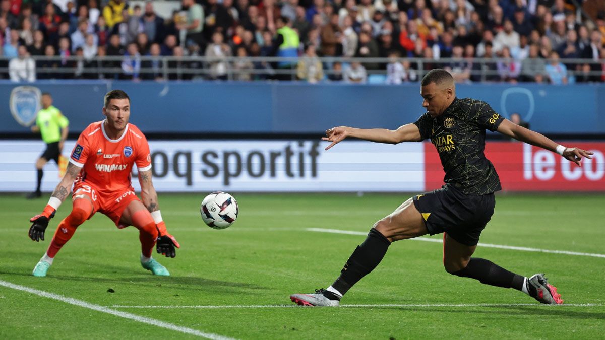 Sin Lionel Messi, Mbappé dio la cara y marcó para el PSG para seguir arriba en la Ligue 1