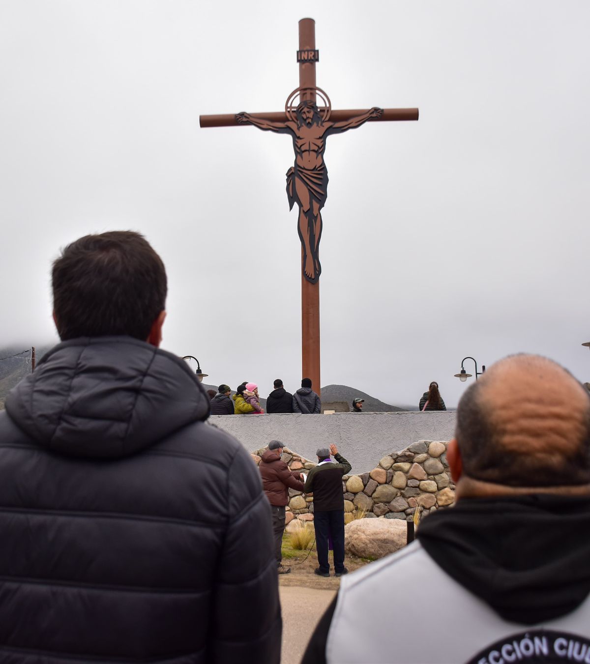 El "Cristo de la Hermandad" fue presentado en sociedad en el Vía Crucis que se llevó a cabo este viernes en Tunuyán. El "Cristo de la Hermandad" fue presentado en sociedad en el Vía Crucis que se llevó a cabo este viernes en Tunuyán.