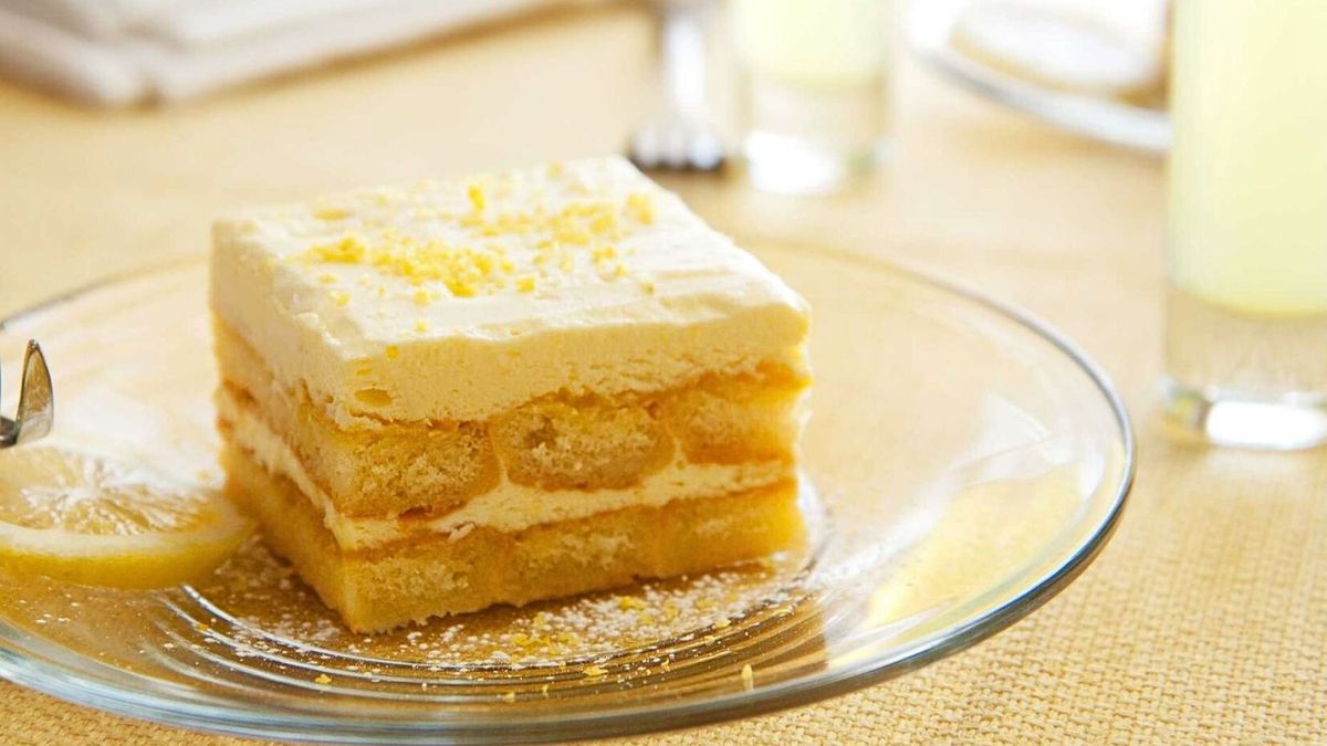 El postre helado de limón y vainillas es una preparación rica y fresca para la sobremesa. El postre helado de limón y vainillas es una preparación rica y fresca para la sobremesa.