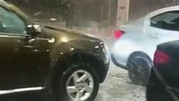 La tormenta con granizo desatada en Maipú generó complicaciones y anegamientos de calles.