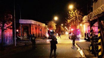 Un muerto al estallar una bomba que manipulaba en un barrio céntrico de Santiago de Chile