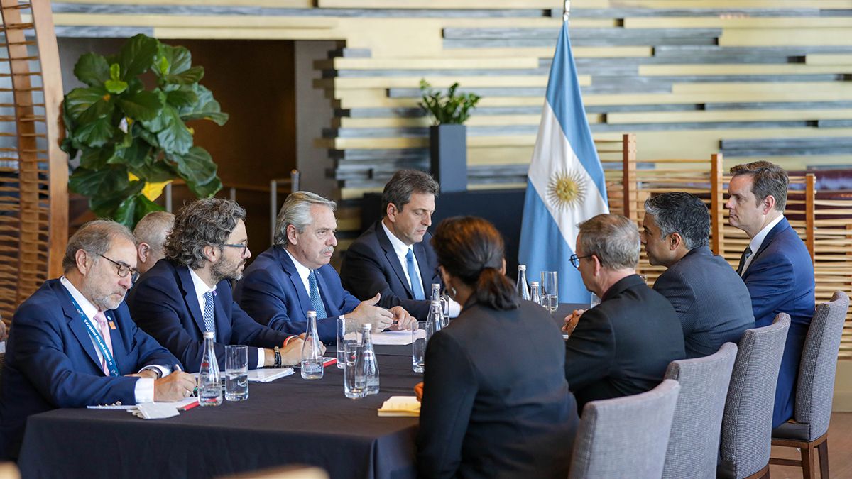 Alberto Fernández dialogó con los ejecutivos de General Motors sobre el proyecto de ley de Promoción de la Movilidad Sustentable, que prevé la creación de un régimen especial para los vehículos propulsados por fuentes de energía sustentables. 