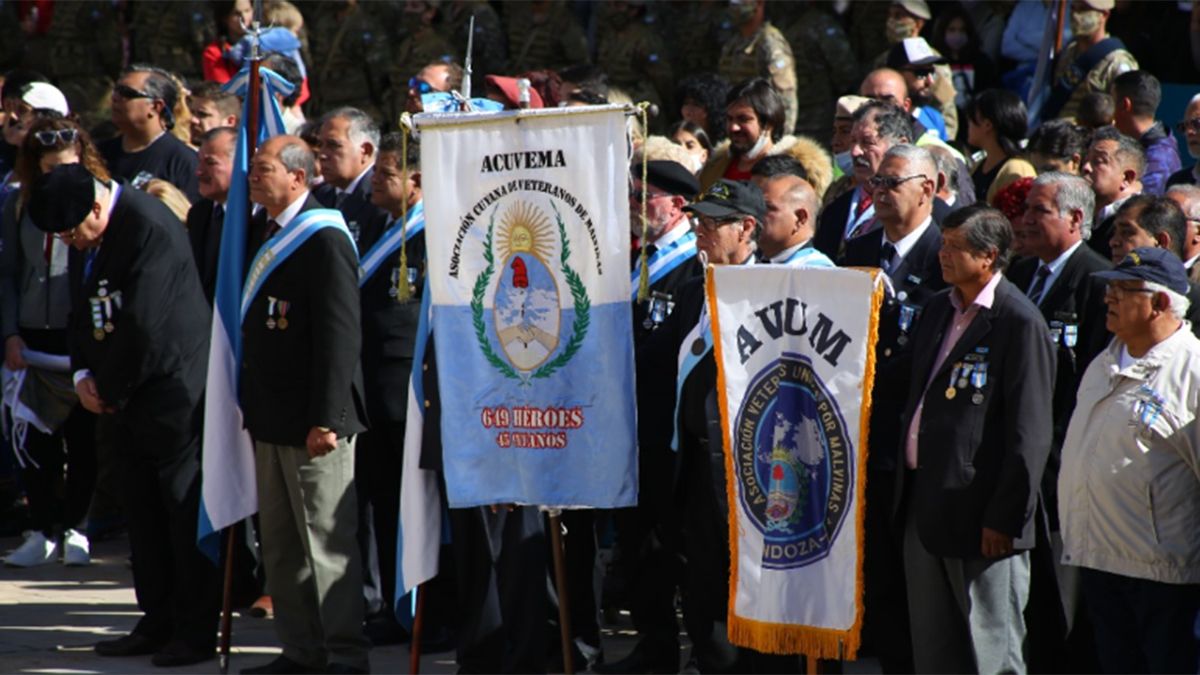 Veteranos de Malvinas durante el homenaje.