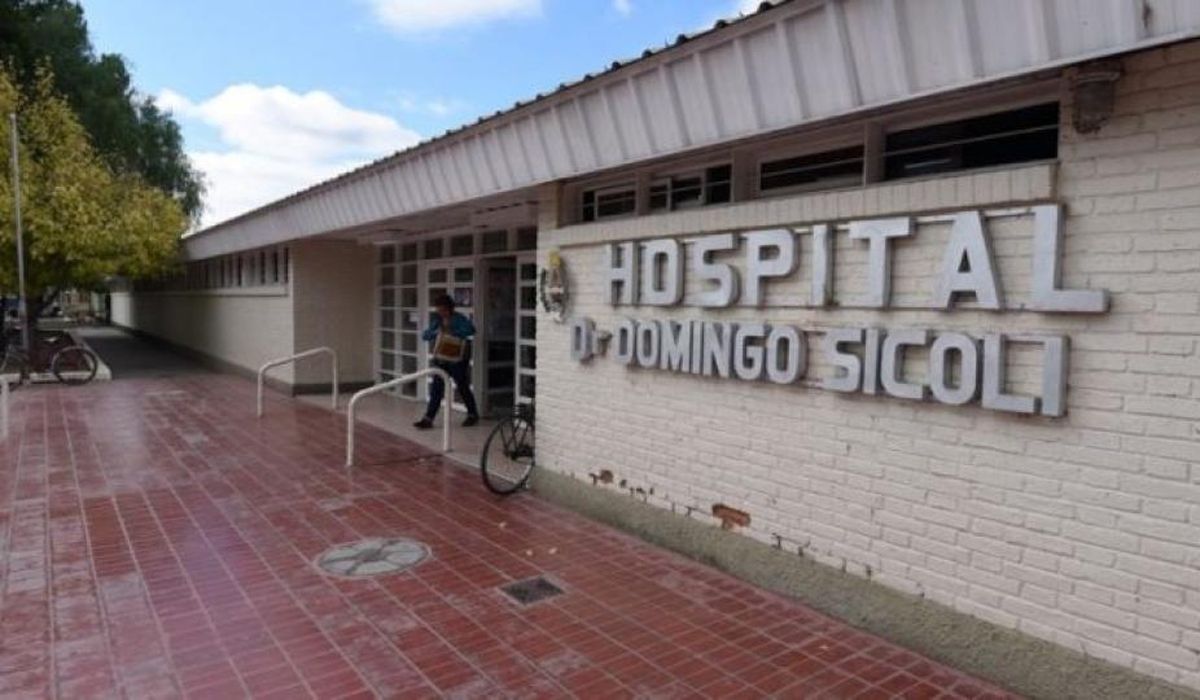 La familia trasladó por sus propios medios al operario pero los médicos no pudieron reanimarlo.