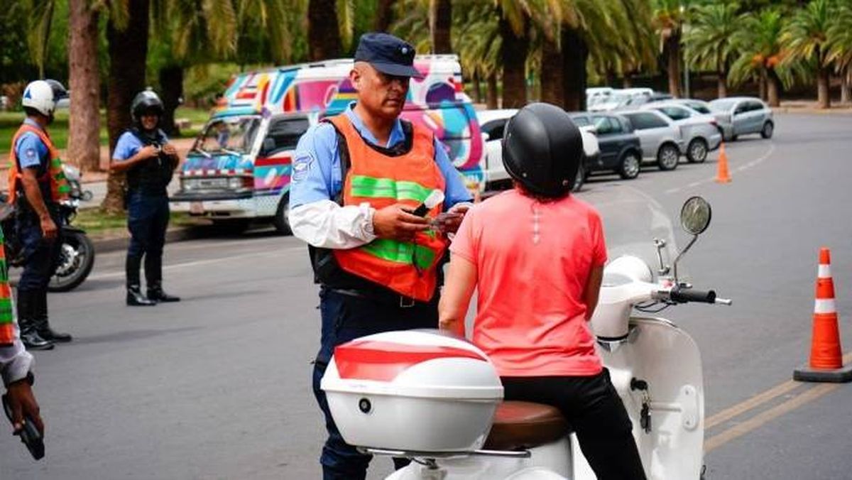 Las multas por conducir con alcoholemia positiva subirían a $5.500.00.