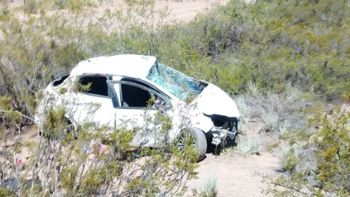 Un auto con 5 ocupantes cayó 20 metros pero no hubo heridos de gravedad