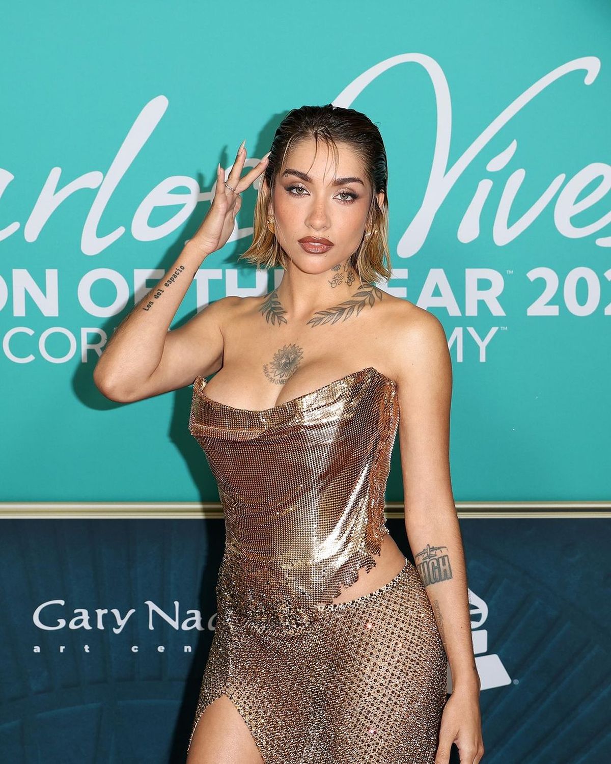 María Becerra estrena transparencias en clave hilo dental a la vista y es la reina del golden XS. María Becerra estrena transparencias en clave hilo dental a la vista y es la reina del golden XS.