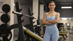 Este ejercicio podés hacerlo en el gimnasio o en casa. Este ejercicio podés hacerlo en el gimnasio o en casa.
