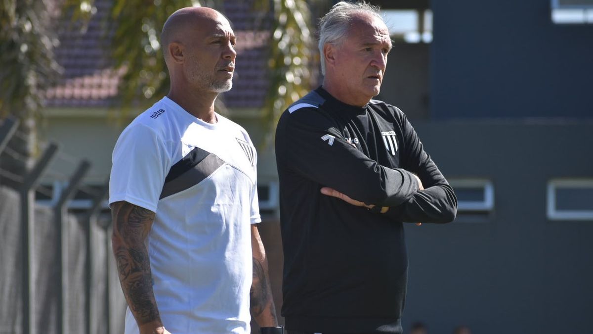 José María Bianco ya tiene en mente el once del Lobo para jugar en el debut ante Defensores de Belgrano. José María Bianco ya tiene en mente el once del Lobo para jugar en el debut ante Defensores de Belgrano.