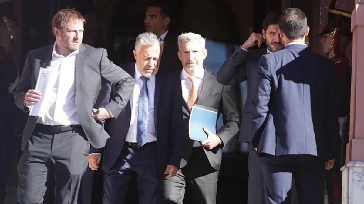 Cornejo, Frigerio y Pullaro, tres de los que se verán las caras este martes en Buenos Aires.