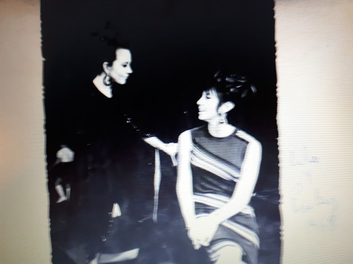 Cuando entrevistó a Pinky en televisión, ambas coincidieron en el vestuario. Pinky no se sacó el tapado para evitar mostrarse igual a Lila, su gesto de generosidad hizo que forjaran una amistad durante años. Cuando entrevistó a Pinky en televisión, ambas coincidieron en el vestuario. Pinky no se sacó el tapado para evitar mostrarse igual a Lila, su gesto de generosidad hizo que forjaran una amistad durante años.