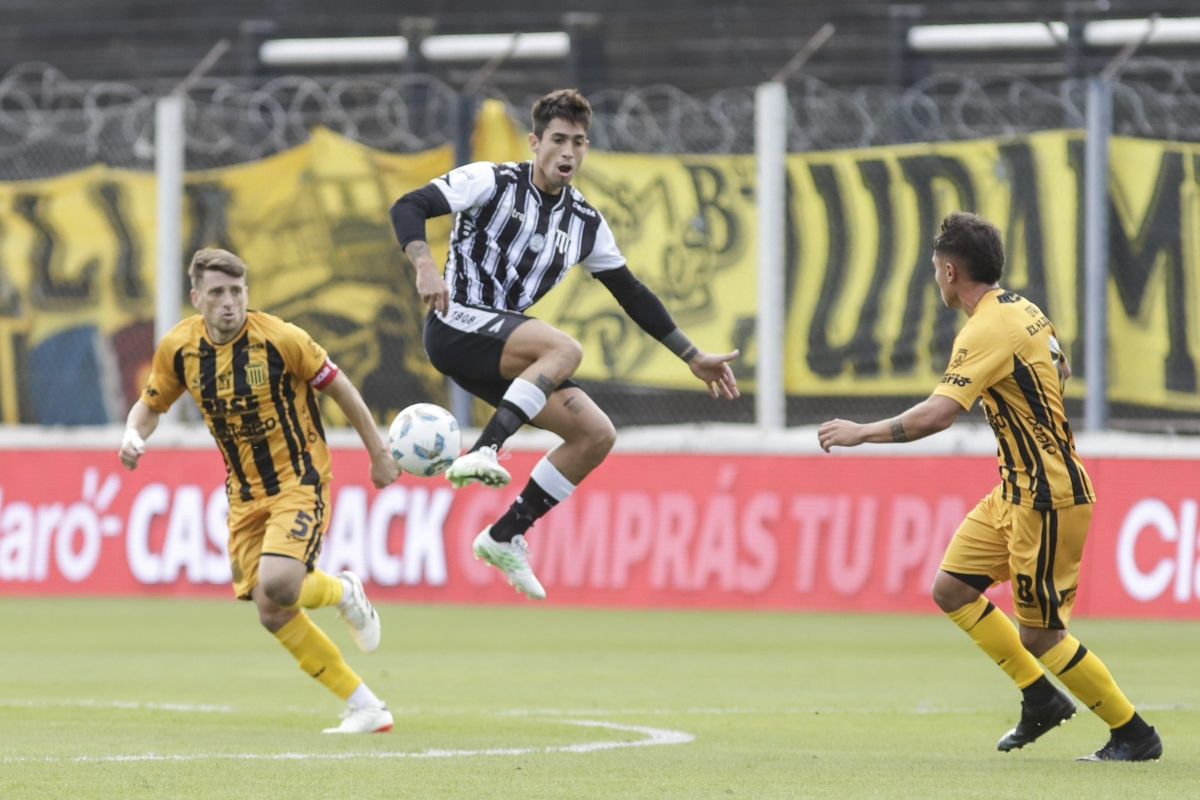 Gimnasia y Esgrima. Este es el equipo que jugó el domingo frente a Nueva Chicago. El Lobo busca ganar seguir en la Copa Argentina.