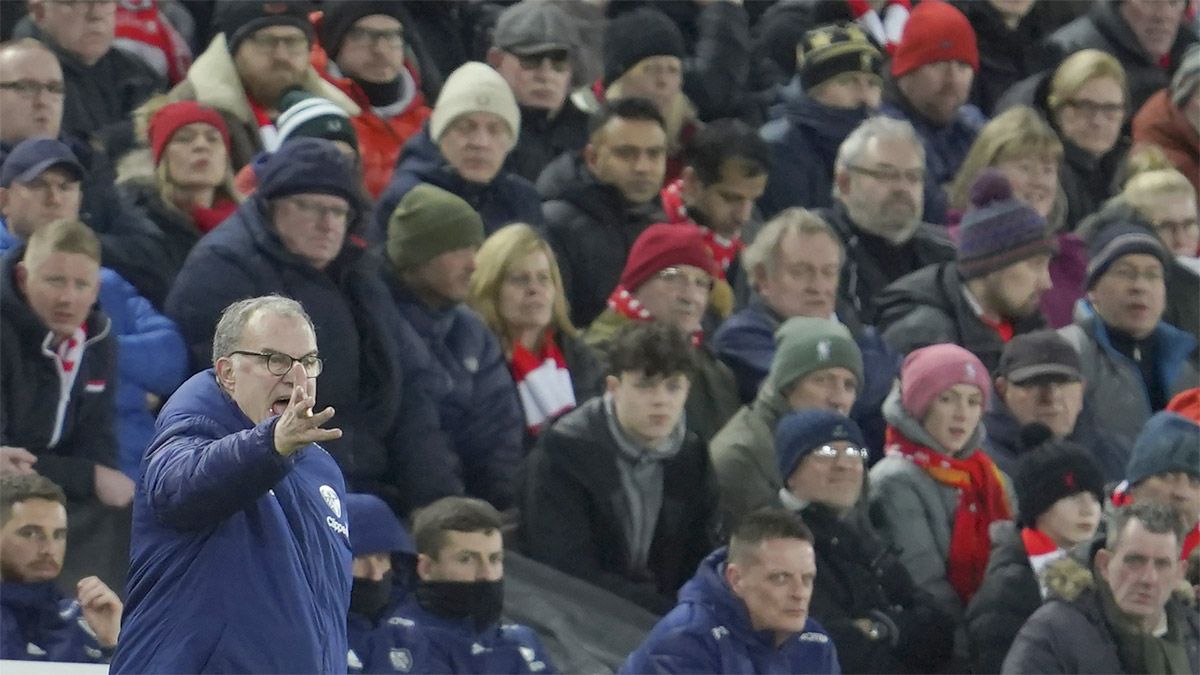 Marcelo Bielsa está preocupado por que su equipo no arranca.