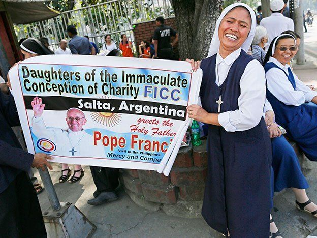 El Papa llega a Filipinas en la primera visita papal en veinte años