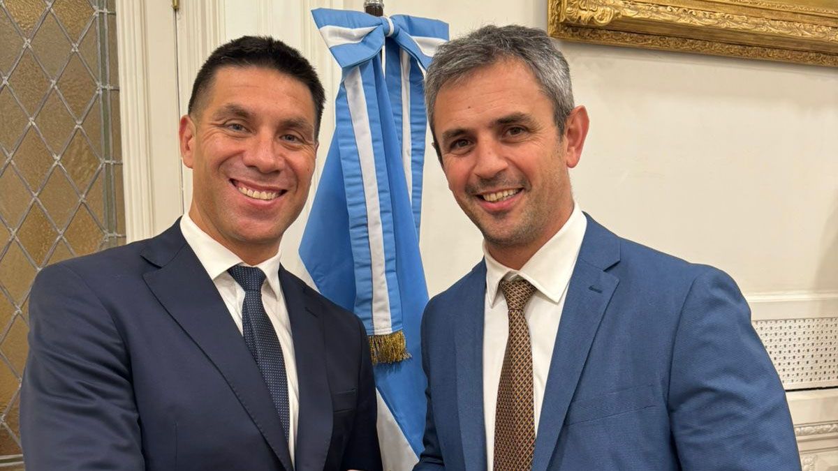 Facundo Correa Llano y Martín Menem, presidente de la Cámara de Diputados y referente del armado de La Libertad Avanza en el país. Facundo Correa Llano y Martín Menem, presidente de la Cámara de Diputados y referente del armado de La Libertad Avanza en el país.