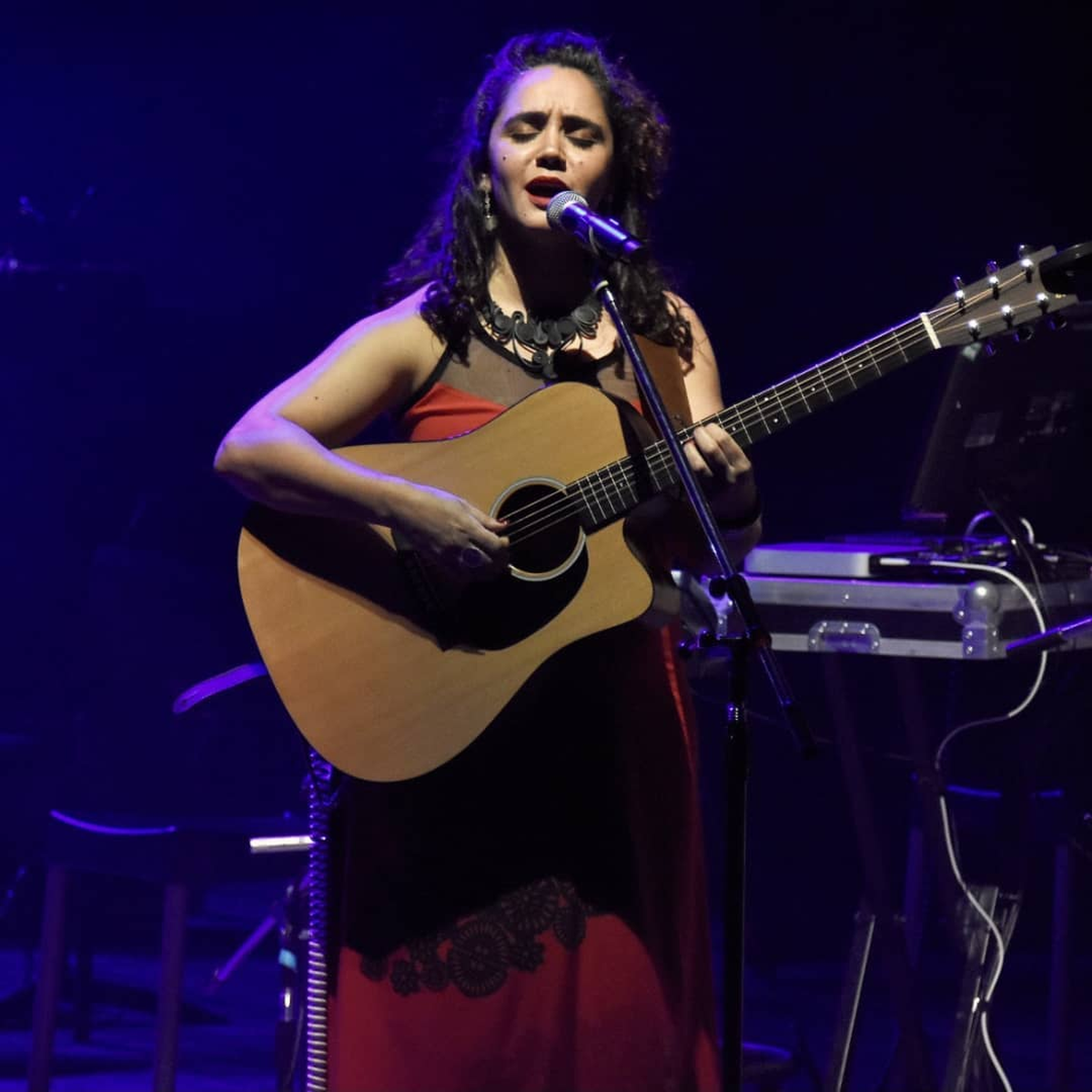 Paula Neder dijo presente en el cumpleaños de la Biblioteca San Martín.