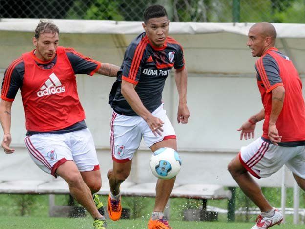 Ramón agarró la escoba y barrió a tres caudillos del equipo