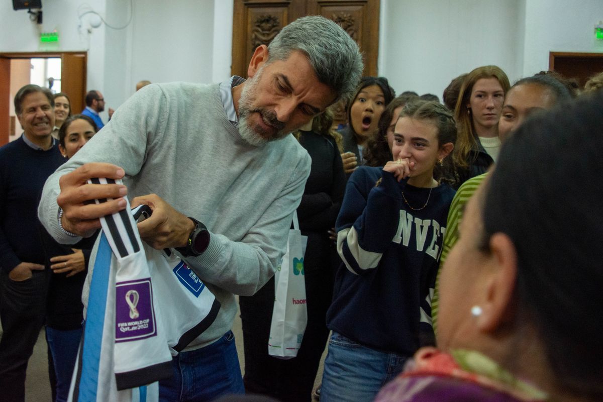 El intendente de Capital, Ulpiano Suarez, se reunió con los jovenes estadounidenses. El intendente de Capital, Ulpiano Suarez, se reunió con los jovenes estadounidenses.