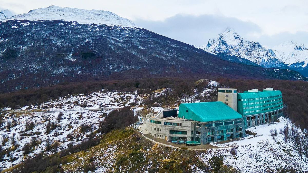 Explorar los paisajes de la Patagonia Austral: cuánto cuesta alojarse en el exclusivo hotel del fin del mundo Explorar los paisajes de la Patagonia Austral: cuánto cuesta alojarse en el exclusivo hotel del fin del mundo