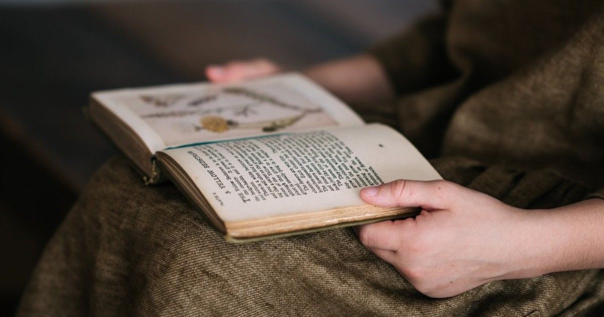 Muchas personas utilizan refranes en su día a día. Muchas personas utilizan refranes en su día a día.