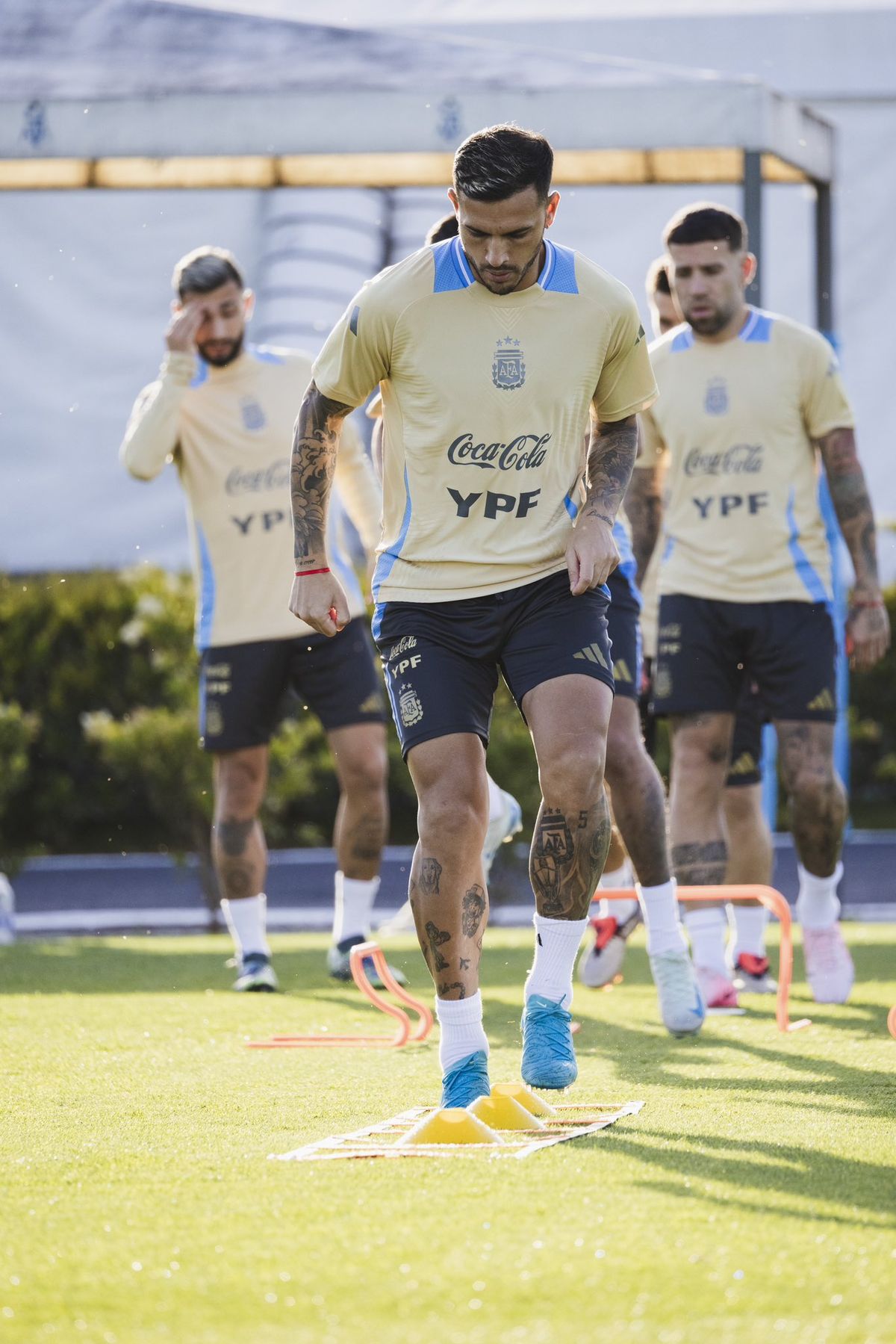 Paredes puede ser titular en la Selección argentina. Paredes puede ser titular en la Selección argentina.