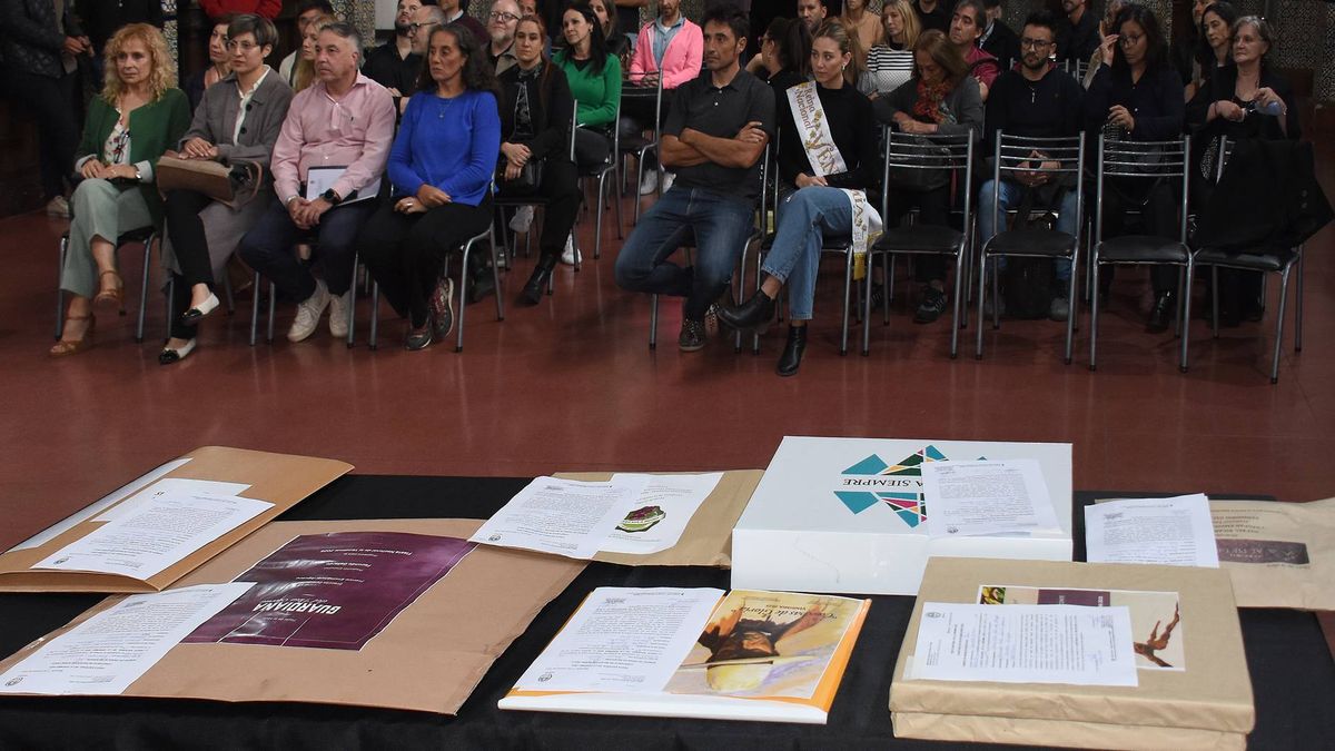 Este jueves a la tarde se realizó la apertura de sobres con las propuestas de cada staff artístico para la realización de la Vendimia 2025. Este jueves a la tarde se realizó la apertura de sobres con las propuestas de cada staff artístico para la realización de la Vendimia 2025.