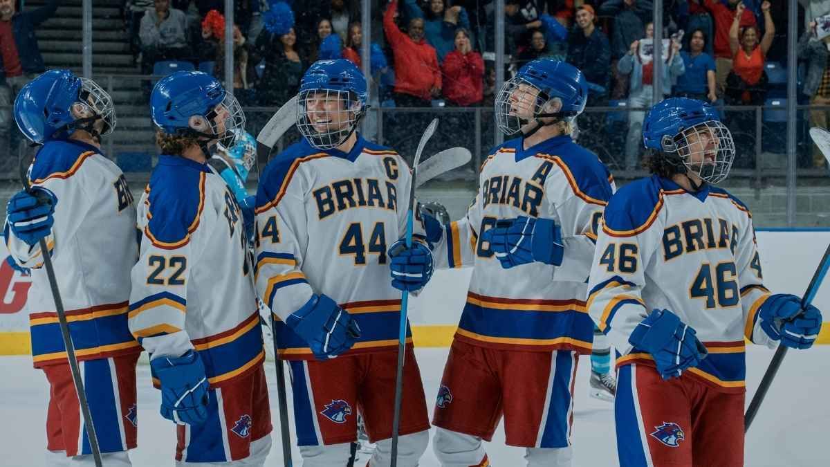 Garrett Graham es el capitán del equipo de hockey. Garrett Graham es el capitán del equipo de hockey.