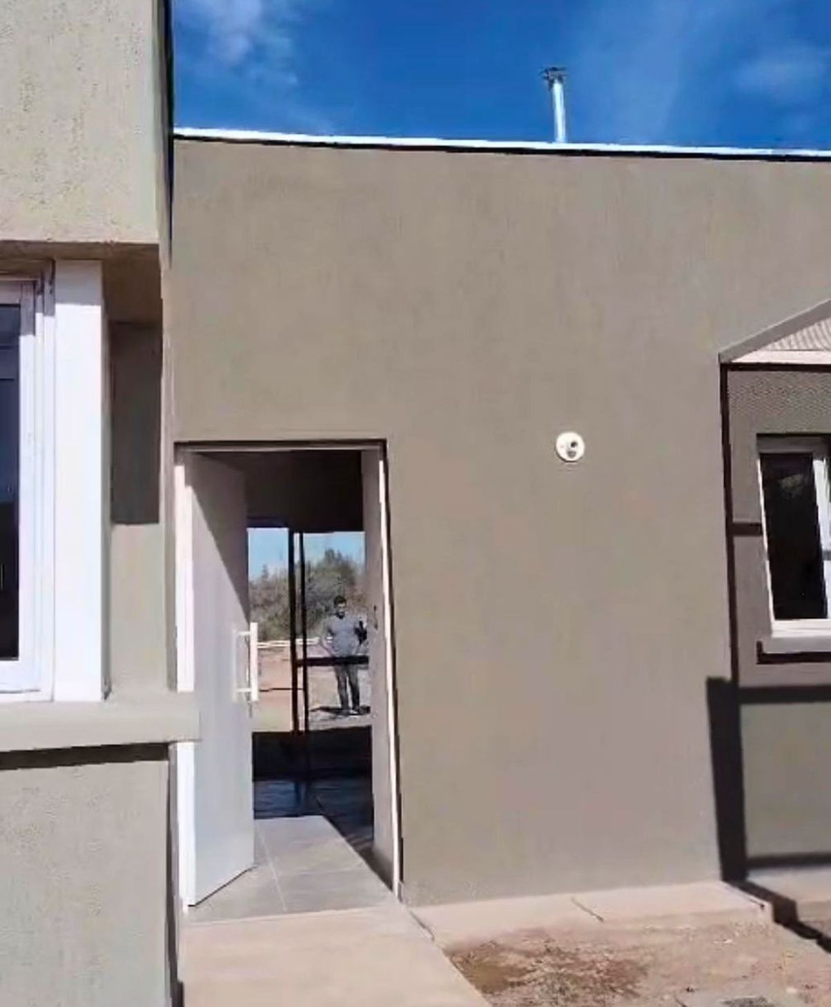 Una casa que cuenta con todos los espacios necesarios para Máximo. Una casa que cuenta con todos los espacios necesarios para Máximo.