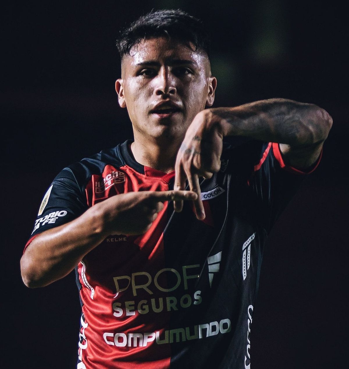 Colón le ganó a Peñarol en el arranque de la Copa Libertadores y hubo lamentables incidentes