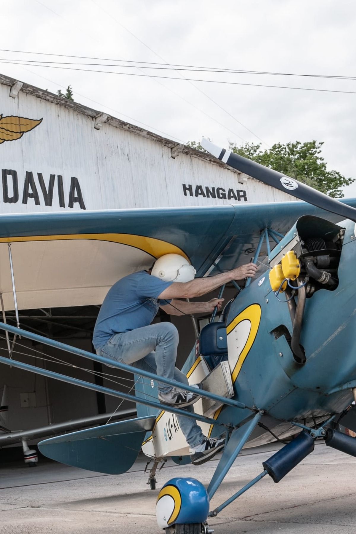 Gustavo Fiadino vio volar al Upa cuando era un niño. Hoy lo pilotea. Gustavo Fiadino vio volar al Upa cuando era un niño. Hoy lo pilotea.