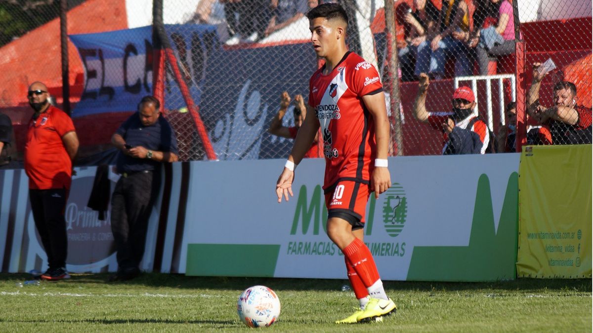 Luciano Ortega seguirá jugando en el Cobresal de Chile.