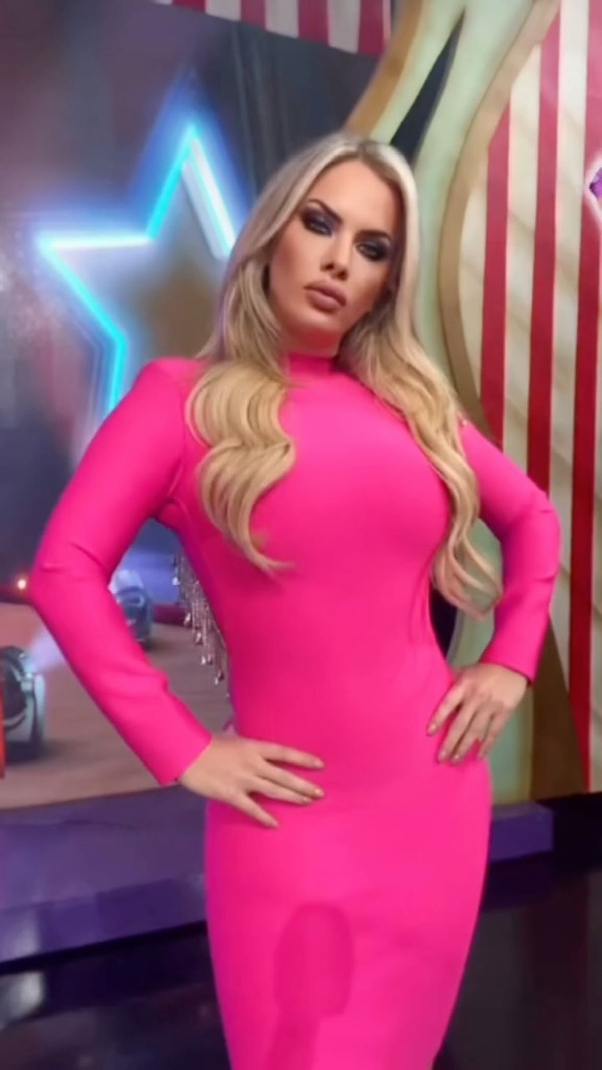 Alejandra Maglietti confirma que es la reina del Barbiecore en modo XS y ultra ceñido. Alejandra Maglietti confirma que es la reina del Barbiecore en modo XS y ultra ceñido.