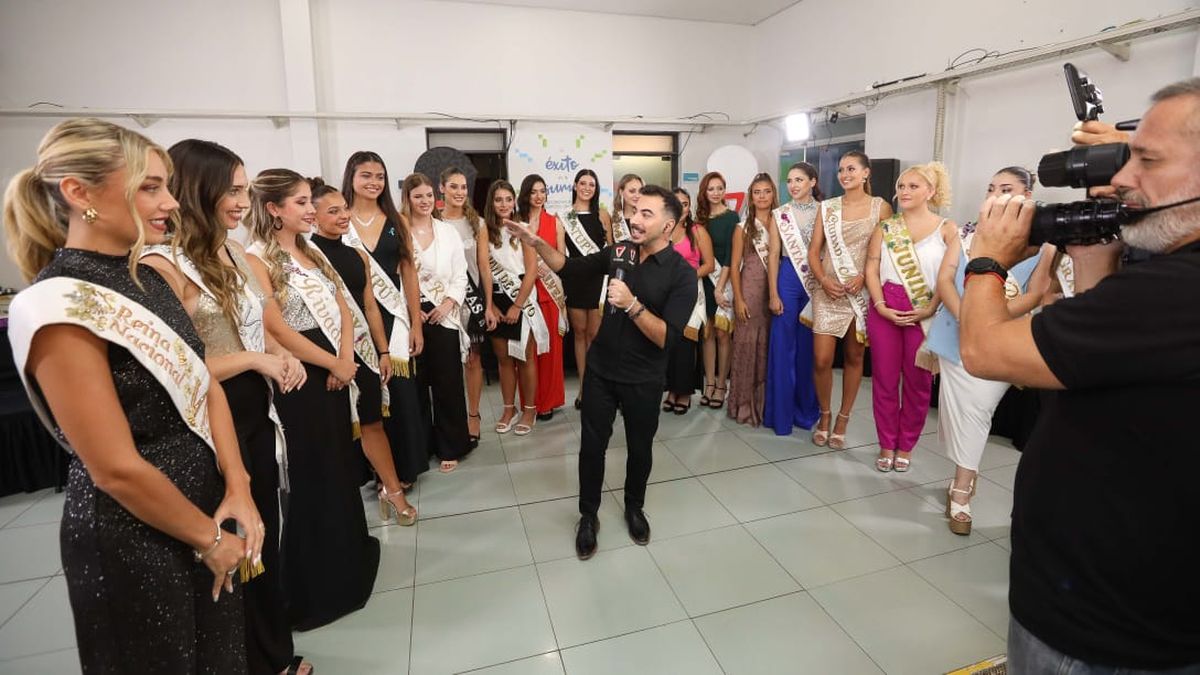 El movilero y panelista Lucas Castro anticipó la visita de las reinas de la Vendimia 2025 en el Noticiero 7, antes del inicio del El movilero y panelista Lucas Castro anticipó la visita de las reinas de la Vendimia 2025 en el Noticiero 7, antes del inicio del