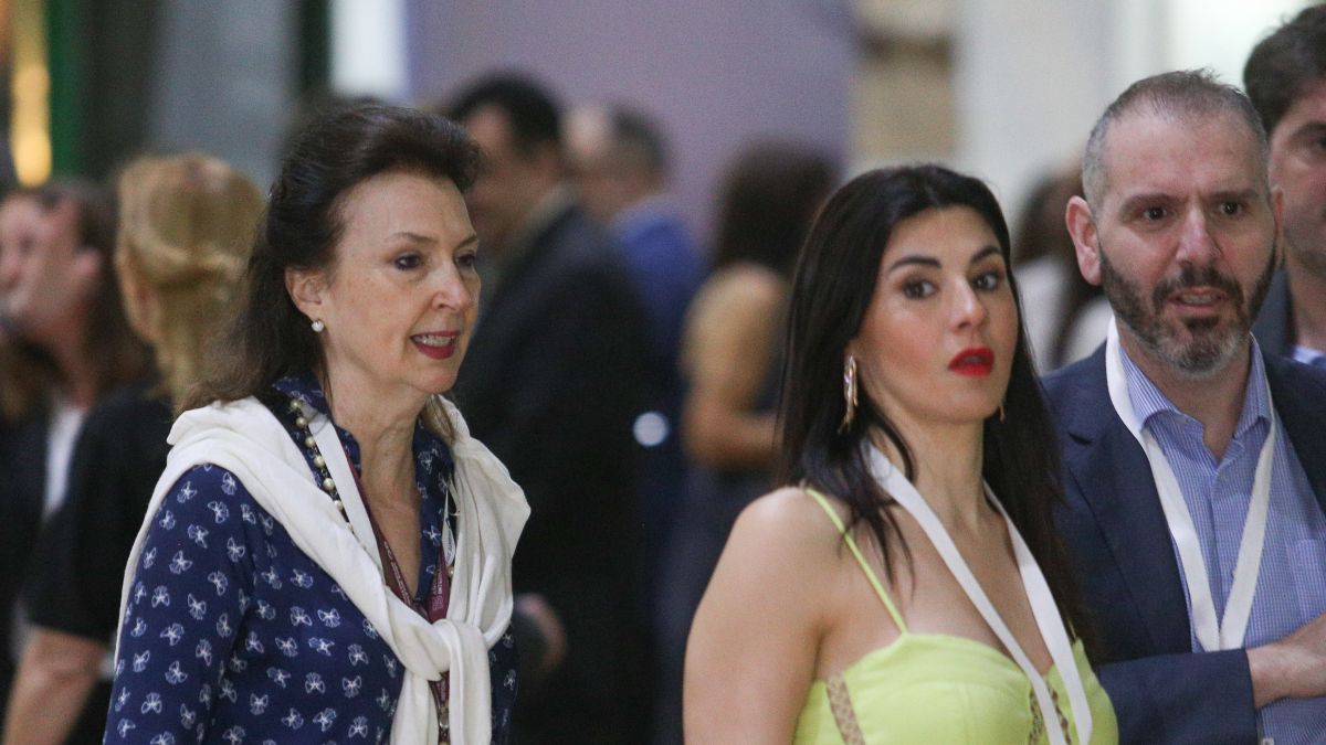 La periodista Marcela Pagano (a la derecha) podría presidir la secretaría de Medios.