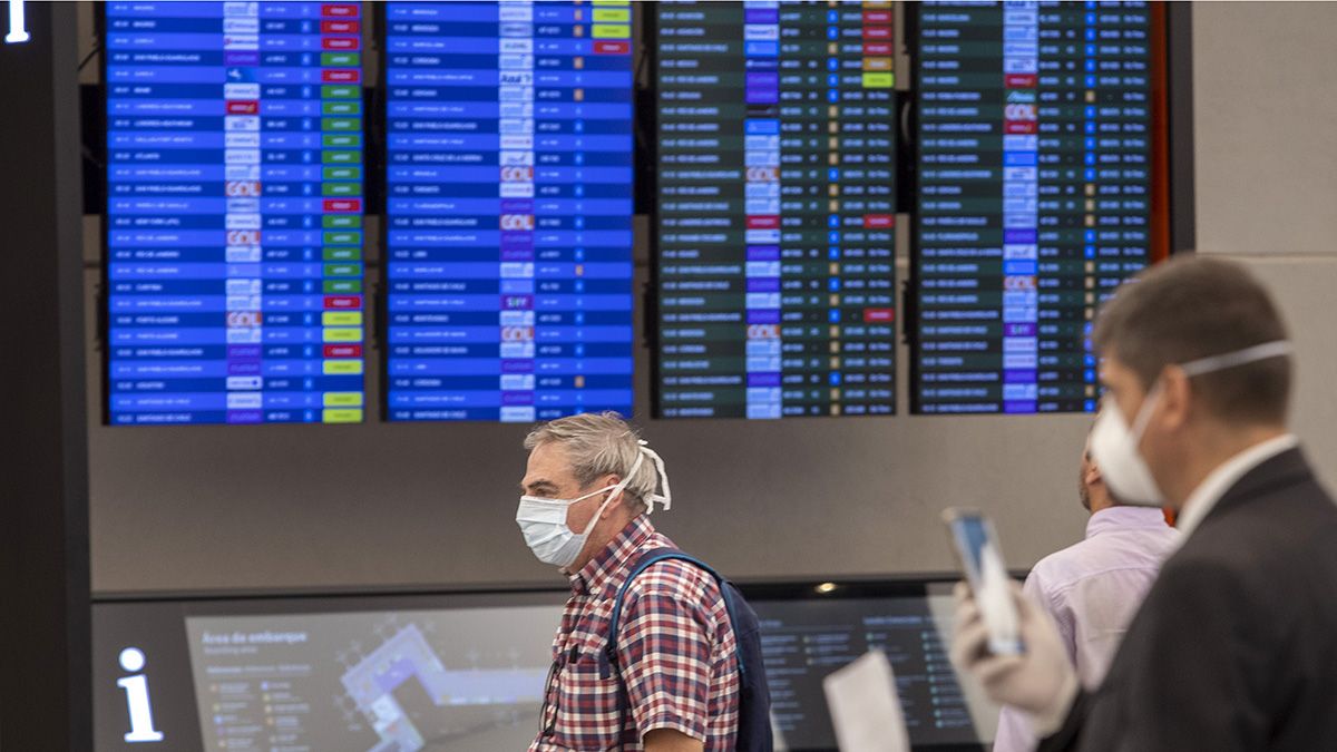 Habrán fuertes restricciones en los viajes al exterior, sobre todo Brasil.