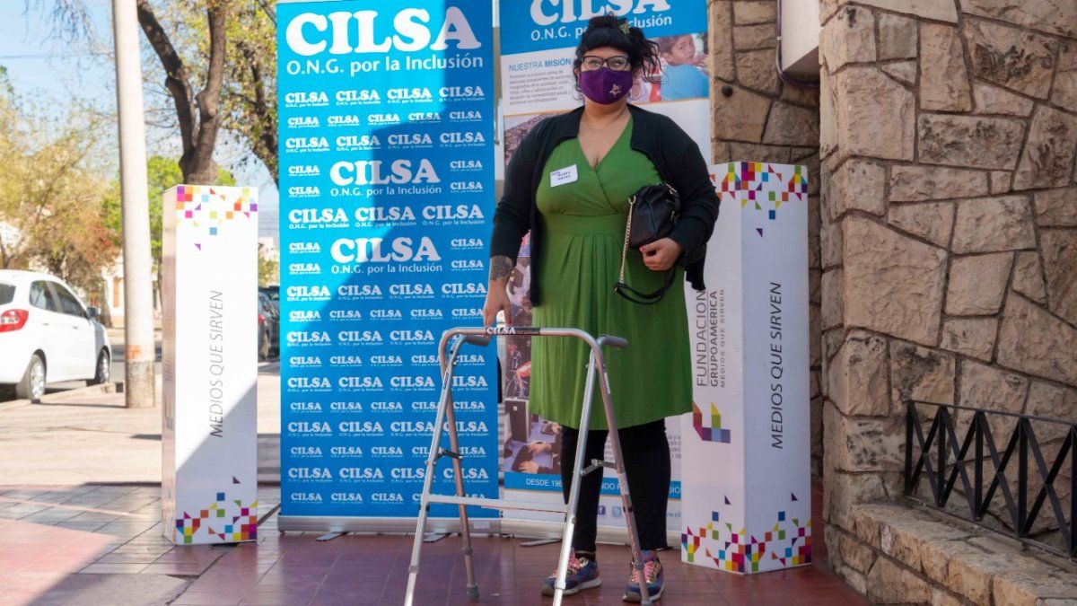 Fundación Grupo América y Cilsa entregaron elementos ortopédicos para adultos mayores