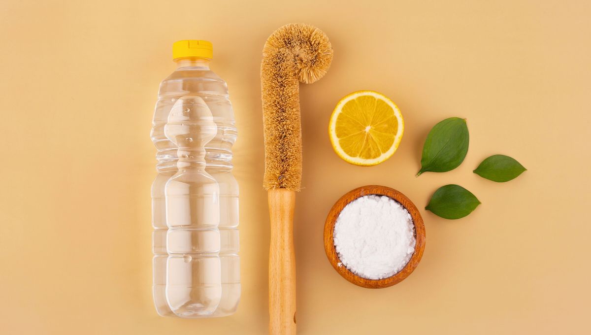 Lo ideal es utilizar vinagre destilado para limpiar y vinagre de alimentos siempre para cocinar.&nbsp;