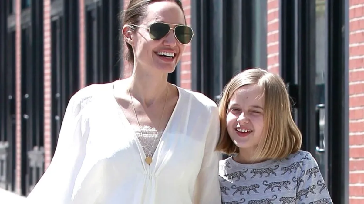 Angelina Jolie y su hija Vivienne Jolie Pitt. Angelina Jolie y su hija Vivienne Jolie Pitt.
