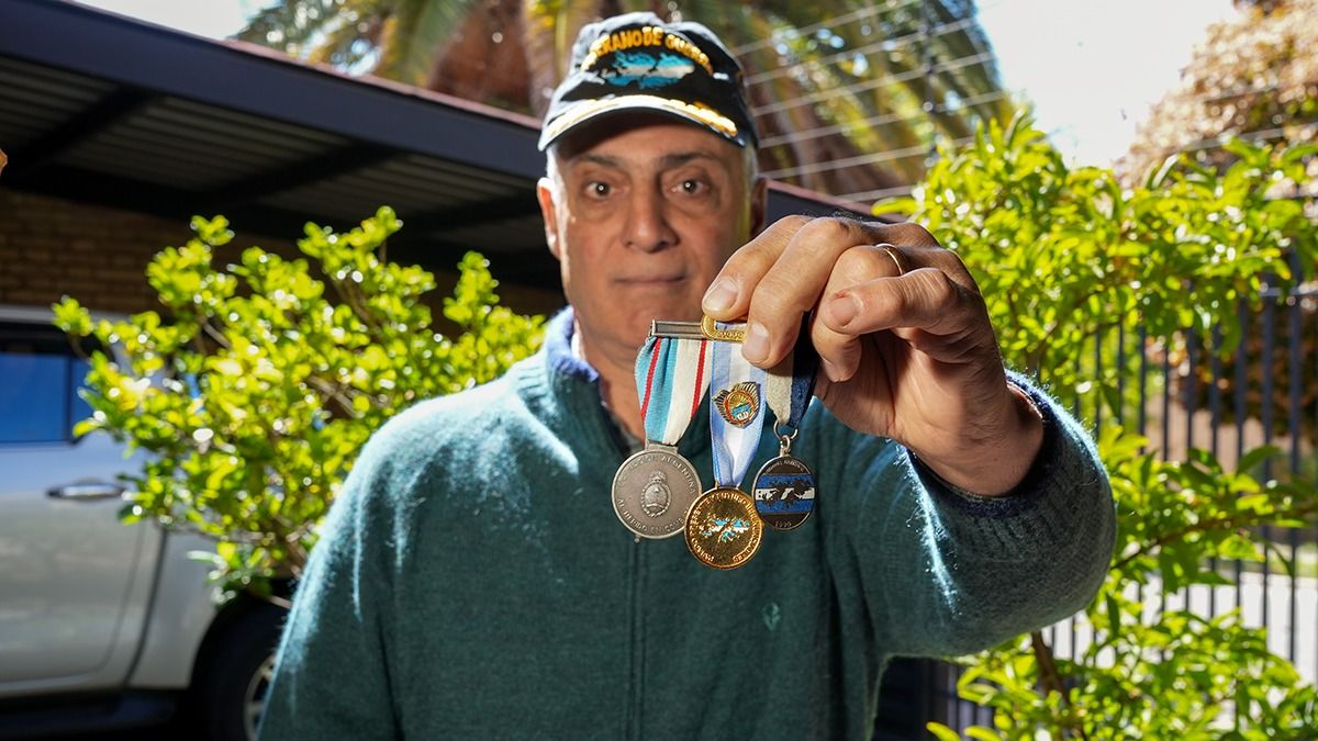 Renato Ruiz encontró el amor mientras estaba postrado en la cama de un hospital militar, luego de ser extraído de las Islas Malvinas con un pie menos.