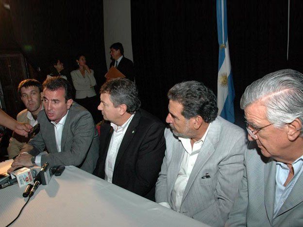 Ofrecieron a Paco Pérez incluir parte de Mendoza en la Promoción si se desiste de la vía judicial