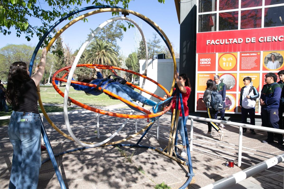 Hasta el sábado se desarrolla la Mendociencia 2025 en la Facultad de Ciencias Exactas y Naturales de la UNCuyo. Hasta el sábado se desarrolla la Mendociencia 2025 en la Facultad de Ciencias Exactas y Naturales de la UNCuyo.