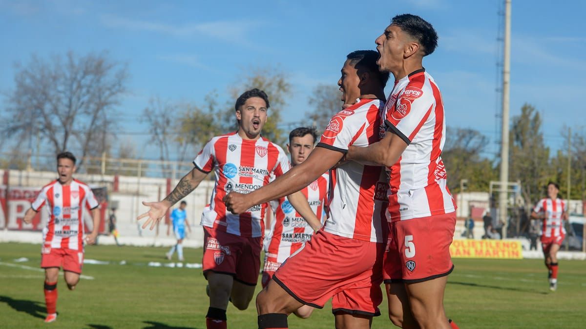El Le&oacute;n se comi&oacute; al Perro: San Mart&iacute;n le gan&oacute; 3 a 0 a Guti&eacute;rrez. Foto: Mart&iacute;n Pravata